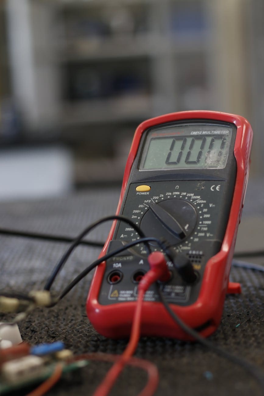 Marine Electrical multimeter reading 0.
