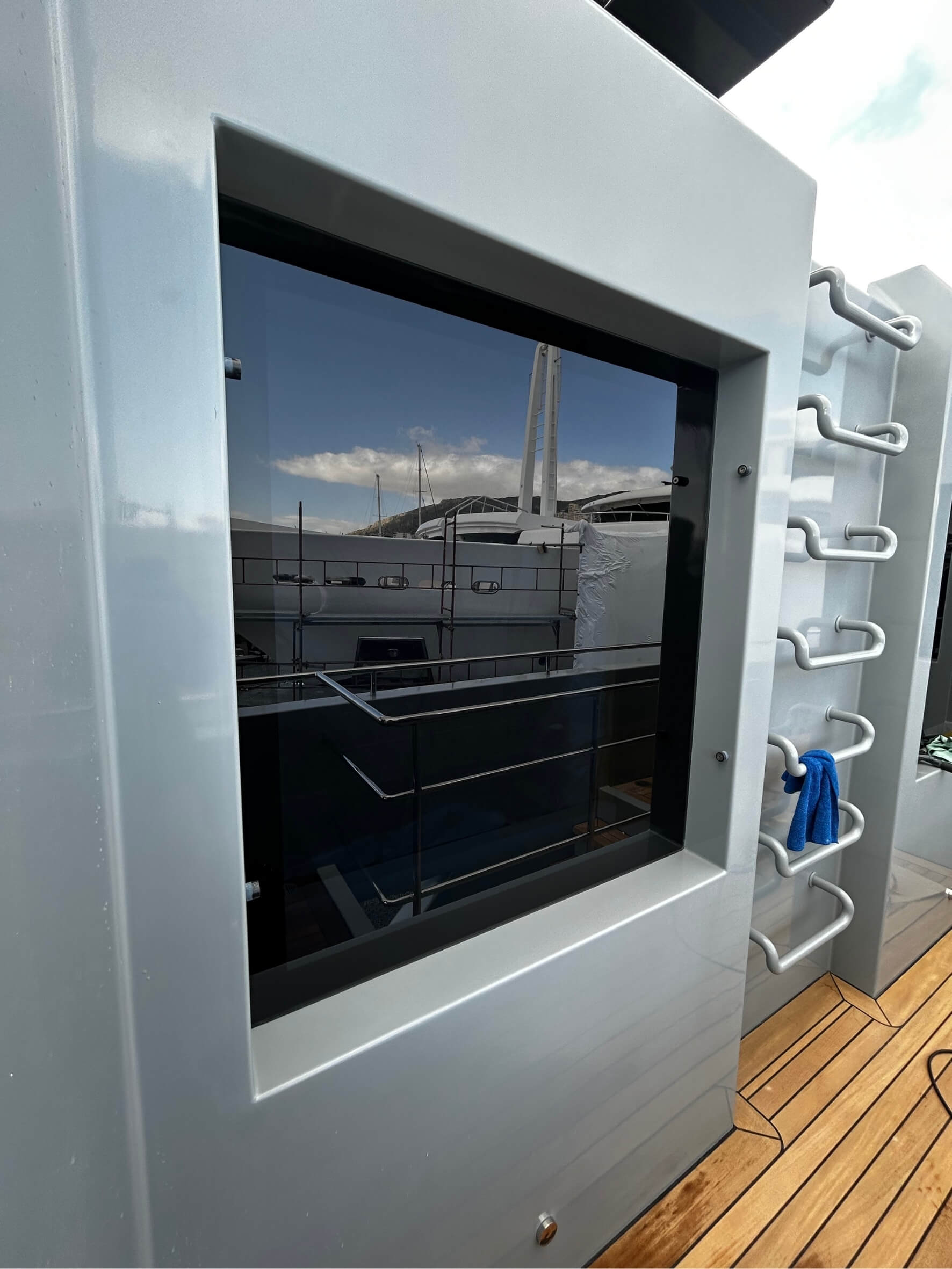 Boat bling hot suace